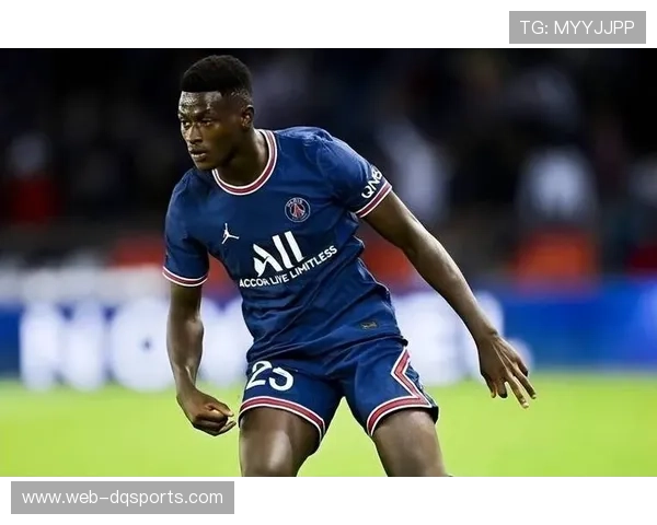 门德斯新发型引热议，巴黎更衣室氛围轻松